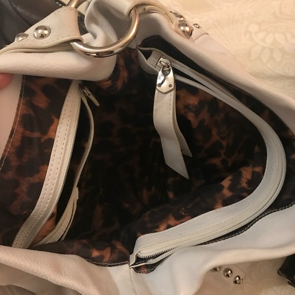 While leather handbag - Picture 3 of 3